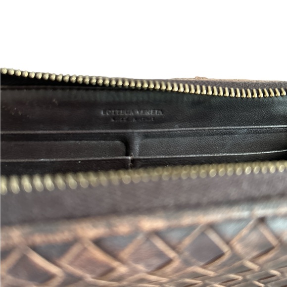 Bottega Veneta Intrecciato Leather Wallet - Picture 10 of 12